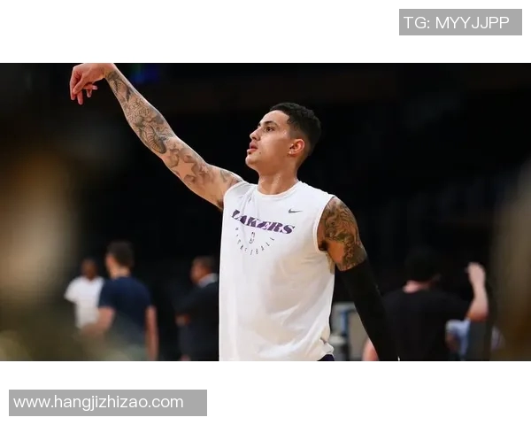 凯尔库兹马的篮球之路：从新秀到明星的成长历程与挑战